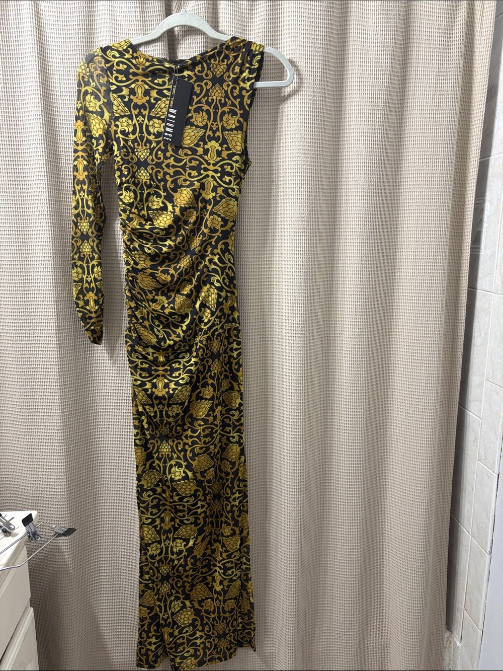 WNTRMSE Black & Gold One-Shoulder Ruched Dress - Picture 2 of 13